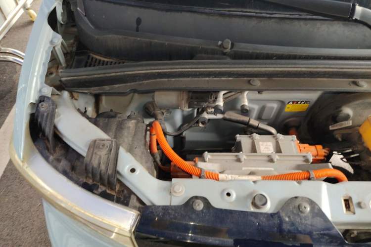 Used Wuling Hongguang MINIEV 2020 Zizai Version Lithium-NMC Engine Bay Right