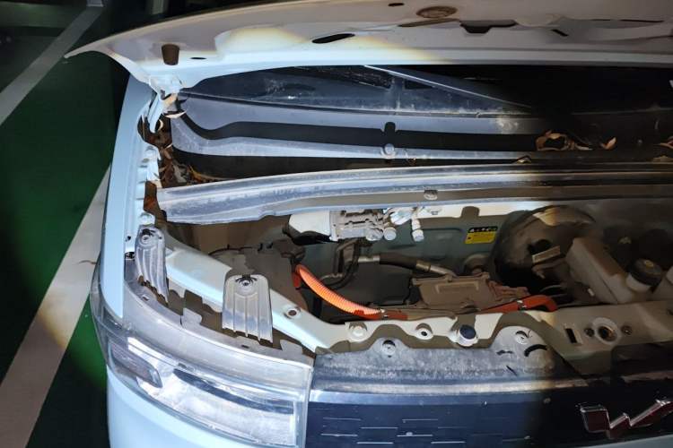 Used Wuling Hongguang MINIEV 2020 Freedom Version Lithium Iron Phosphate Engine Bay Right
