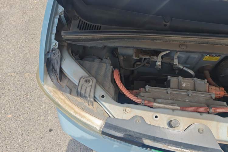 Used Wuling Hongguang MINIEV 2020 Zizai Version Lithium-NMC Engine Bay Right