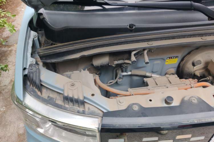 Used Wuling Hongguang MINIEV 2020 Freedom Version Lithium Iron Phosphate Engine Bay Right