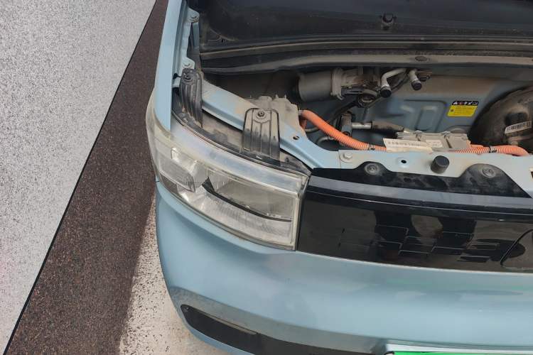Used Wuling Hongguang MINIEV 2020 Zizai Version Lithium-NMC Engine Bay Right