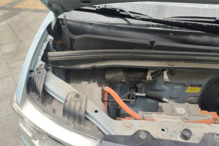 Used Wuling Hongguang MINIEV 2020 Zizai Version Lithium-NMC Engine Bay Right