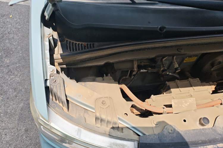 Used Wuling Hongguang MINIEV 2020 Zizai Version Lithium-NMC Engine Bay Right