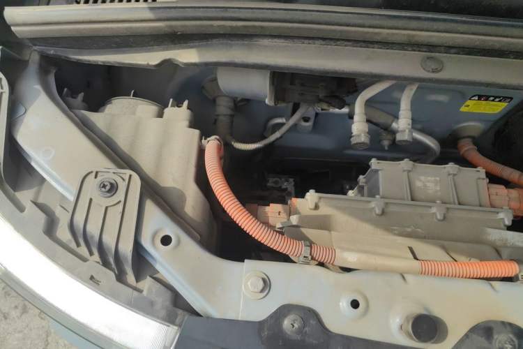Used Wuling Hongguang MINIEV 2020 Freedom Version Lithium Iron Phosphate Engine Bay Right