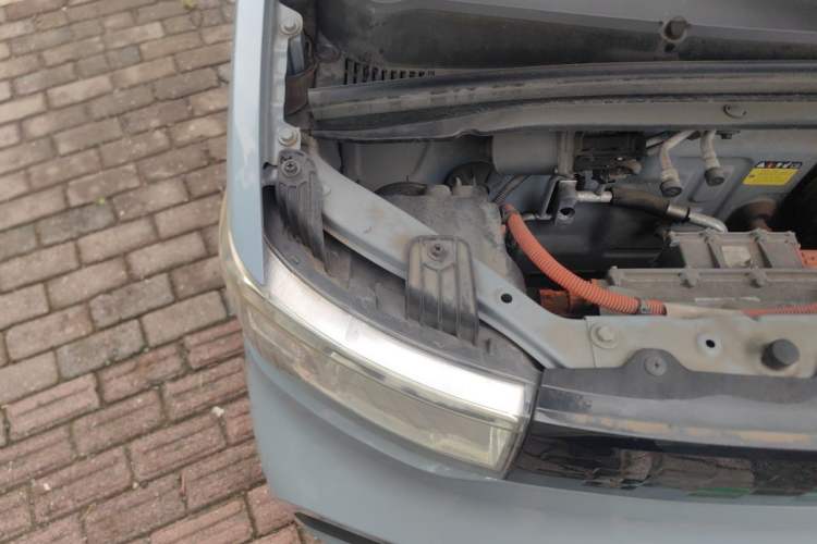 Used Wuling Hongguang MINIEV 2020 Zizai Version Lithium-NMC Engine Bay Right