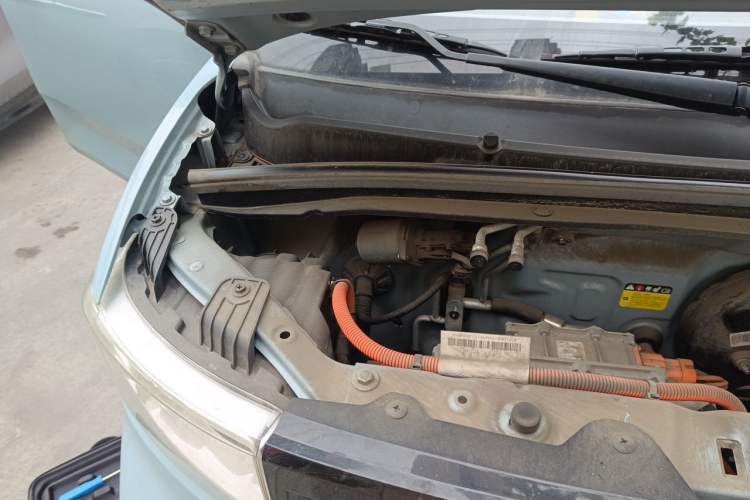 Used Wuling Hongguang MINIEV 2020 Zizai Version Lithium-NMC Engine Bay Right