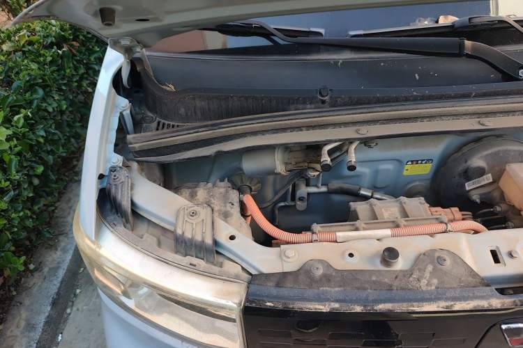 Used Wuling Hongguang MINIEV 2020 Zizai Version Lithium-NMC Engine Bay Right