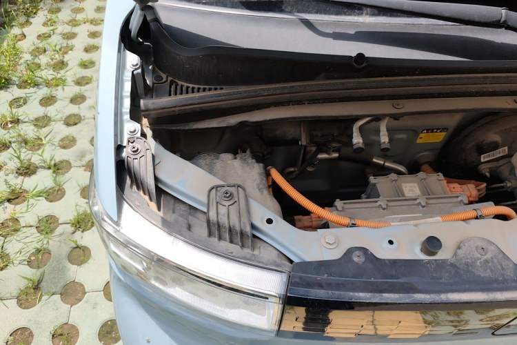 Used Wuling Hongguang MINIEV 2020 Freedom Version Lithium Iron Phosphate Engine Bay Right