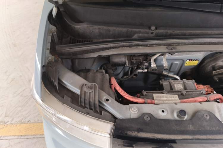 Used Wuling Hongguang MINIEV 2020 Zizai Version Lithium-NMC Engine Bay Right