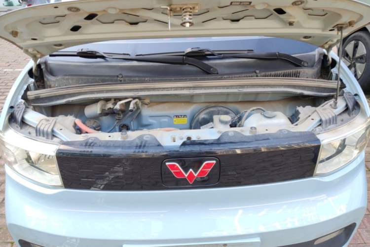 Used Wuling Hongguang MINIEV 2020 Freedom Version Lithium Iron Phosphate Engine Bay