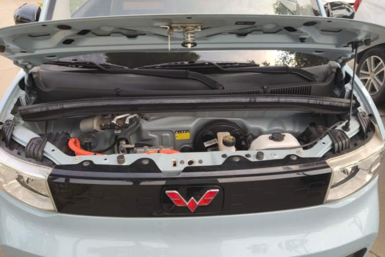 Used Wuling Hongguang MINIEV 2020 Freedom Version Lithium Iron Phosphate Engine Bay