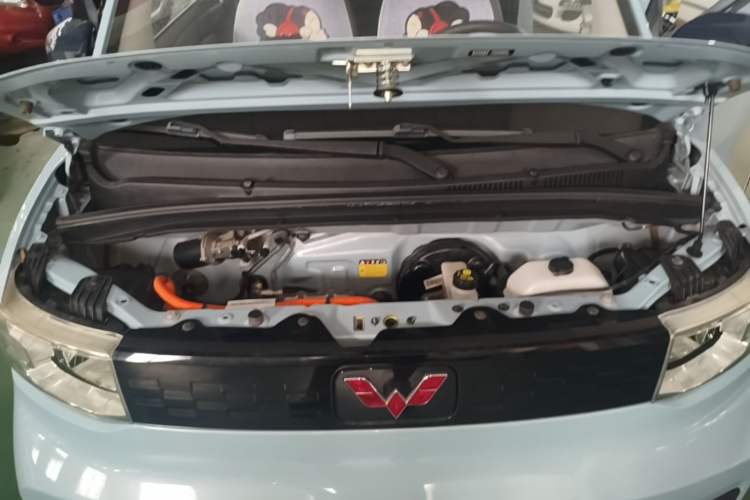 Used Wuling Hongguang MINIEV 2020 Freedom Version Lithium Iron Phosphate Engine Bay