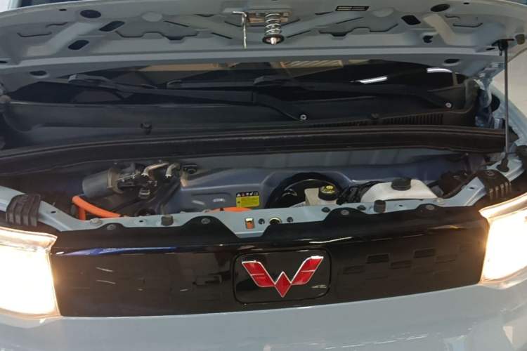 Used Wuling Hongguang MINIEV 2020 Enjoyment Model Lithium Iron Phosphate Engine Bay