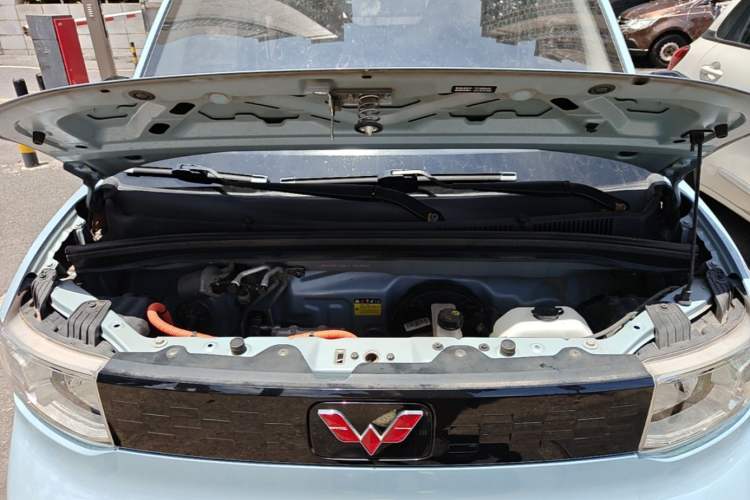 Used Wuling Hongguang MINIEV 2020 Freedom Version Lithium Iron Phosphate Engine Bay