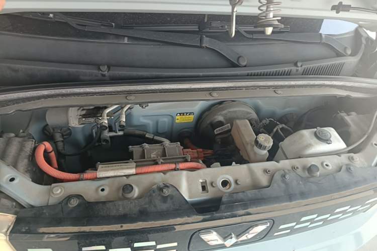 Used Wuling Hongguang MINIEV 2020 Freedom Version Lithium Iron Phosphate Engine Bay