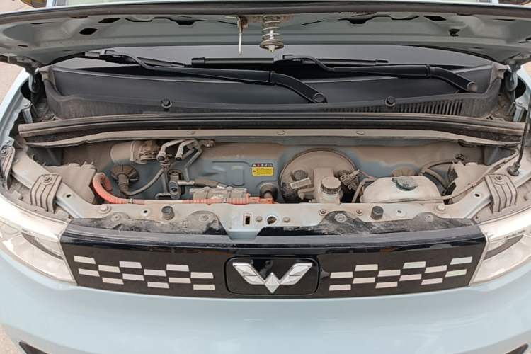 Used Wuling Hongguang MINIEV 2020 Freedom Version Lithium Iron Phosphate Engine Bay