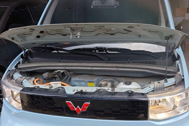 Used Wuling Hongguang MINIEV 2020 Freedom Version Lithium Iron Phosphate Engine Bay