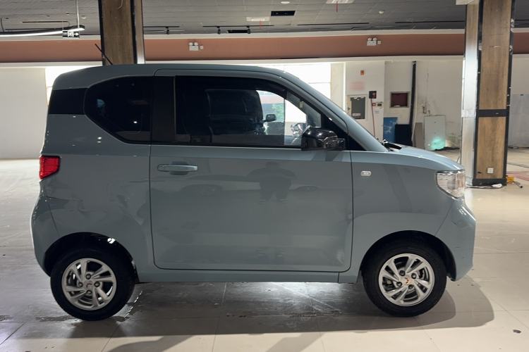 Used Wuling Hongguang MINIEV 2020 Freedom Version Lithium Iron Phosphate Exterior 2