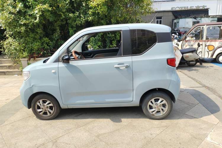 Used Wuling Hongguang MINIEV 2020 Freedom Version Lithium Iron Phosphate Exterior 2