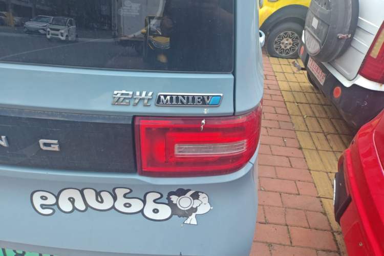 Used Wuling Hongguang MINIEV 2020 Zizai Version Lithium-NMC Exterior 3
