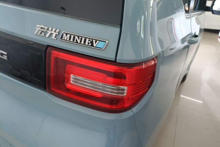 Used Wuling Hongguang MINIEV 2020 Freedom Version Lithium Iron Phosphate Exterior 3