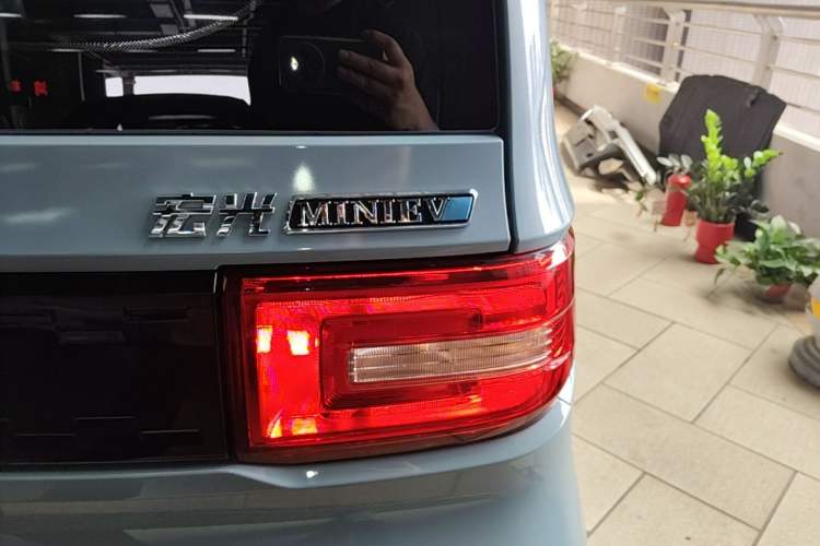 Used Wuling Hongguang MINIEV 2020 Zizai Version Lithium-NMC Exterior 3