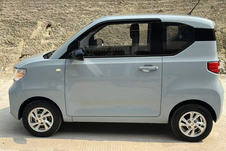 Used Wuling Hongguang MINIEV 2020 Freedom Version Lithium Iron Phosphate Exterior 3