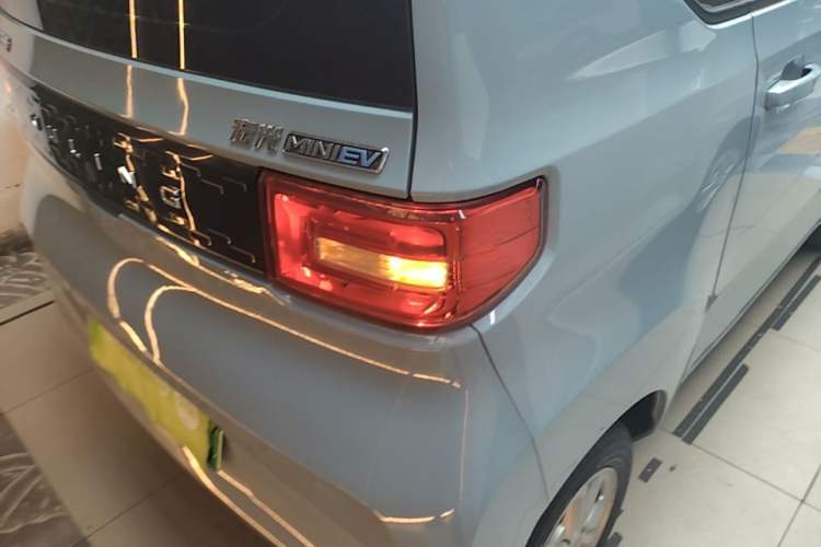 Used Wuling Hongguang MINIEV 2020 Freedom Version Lithium Iron Phosphate Exterior 3