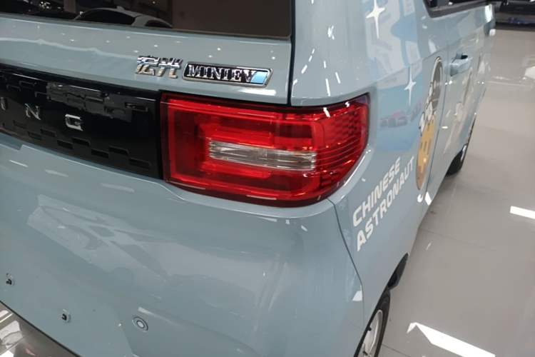 Used Wuling Hongguang MINIEV 2020 Enjoyment Model Lithium Iron Phosphate Exterior 3