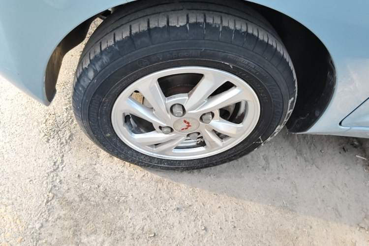 Used Wuling Hongguang MINIEV 2020 Zizai Version Lithium-NMC Exterior 4