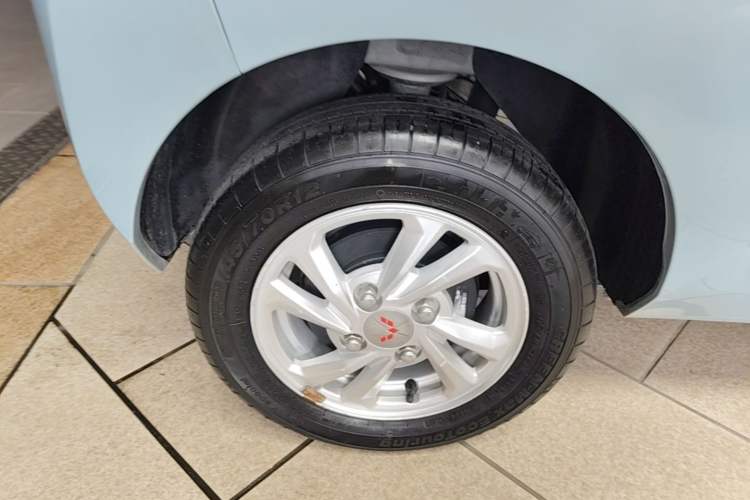 Used Wuling Hongguang MINIEV 2020 Zizai Version Lithium-NMC Exterior 5