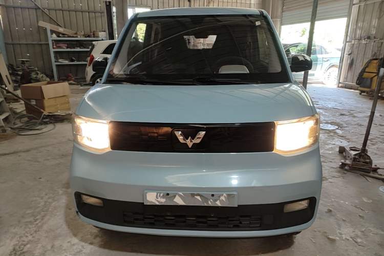 Used Wuling Hongguang MINIEV 2020 Freedom Version Lithium Iron Phosphate Front