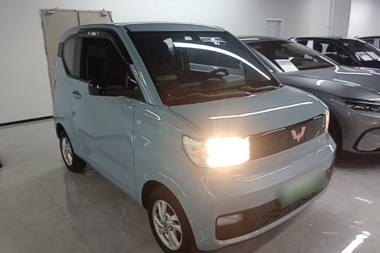 Used Wuling Hongguang MINIEV 2020 Freedom Version Lithium Iron Phosphate Front Right 45 Deg