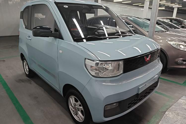 Used Wuling Hongguang MINIEV 2020 Freedom Version Lithium Iron Phosphate Front Right 45 Deg