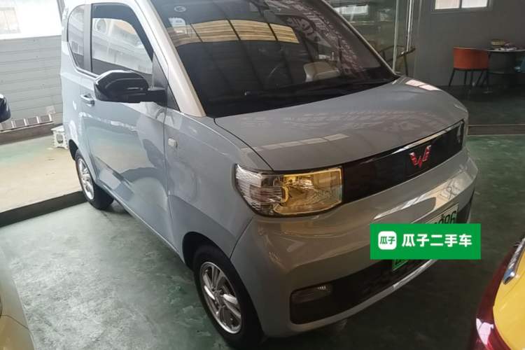 Used Wuling Hongguang MINIEV 2020 Easy Version Lithium-Ion Battery Front Right 45 Deg
