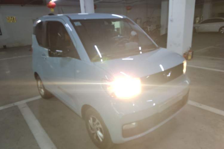 Used Wuling Hongguang MINIEV 2020 Freedom Version Lithium Iron Phosphate Front Right 45 Deg