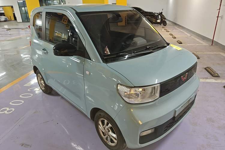 Used Wuling Hongguang MINIEV 2020 Freedom Version Lithium Iron Phosphate Front Right 45 Deg