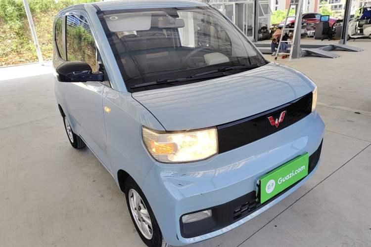 Used Wuling Hongguang MINIEV 2020 Enjoyment Model Lithium Iron Phosphate Front Right 45 Deg