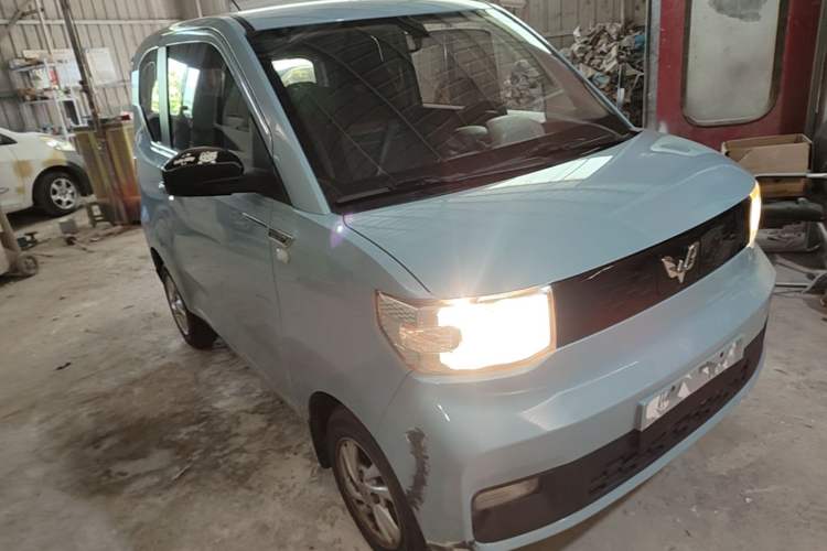 Used Wuling Hongguang MINIEV 2020 Freedom Version Lithium Iron Phosphate Front Right 45 Deg