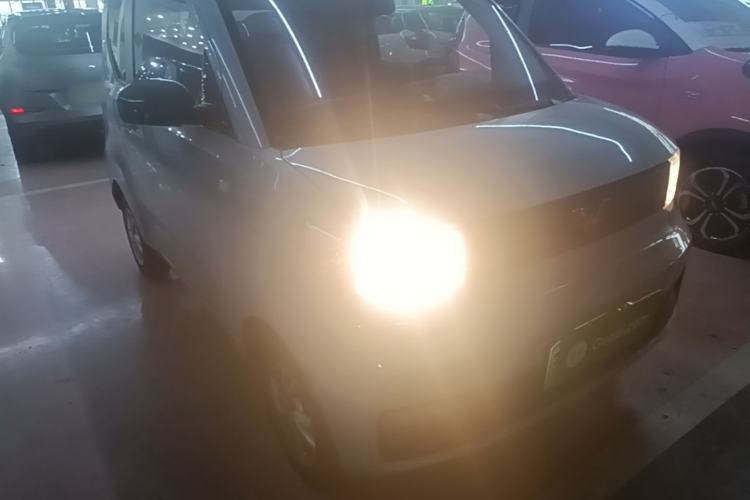 Used Wuling Hongguang MINIEV 2020 Zizai Version Lithium-NMC Front Right 45 Deg