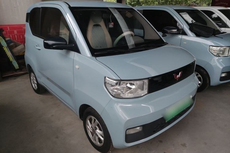 Used Wuling Hongguang MINIEV 2020 Enjoyment Model Lithium Iron Phosphate Front Right 45 Deg