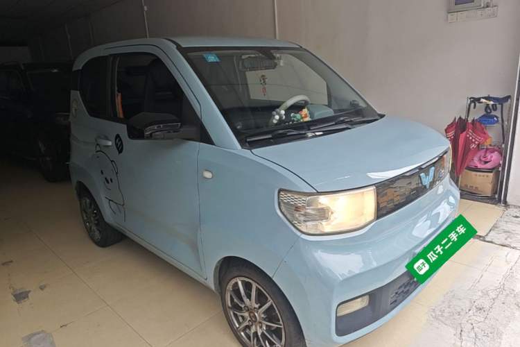 Used Wuling Hongguang MINIEV 2020 Enjoyment Model Lithium Iron Phosphate Front Right 45 Deg