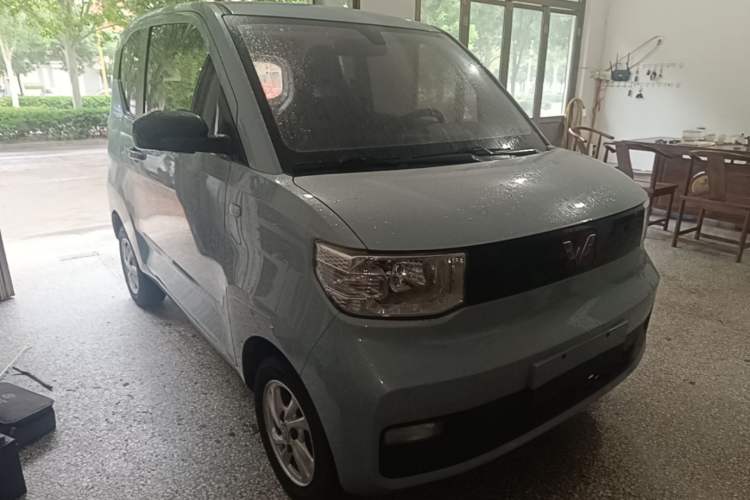 Used Wuling Hongguang MINIEV 2020 Freedom Version Lithium Iron Phosphate Front Right 45 Deg