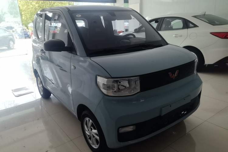 Used Wuling Hongguang MINIEV 2020 Lite Version Lithium Iron Phosphate Front Right 45 Deg