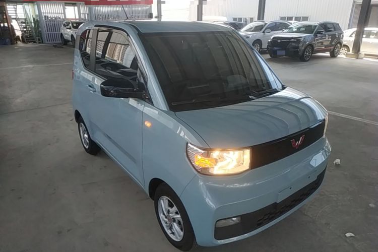 Used Wuling Hongguang MINIEV 2020 Enjoyment Model Lithium Iron Phosphate Front Right 45 Deg