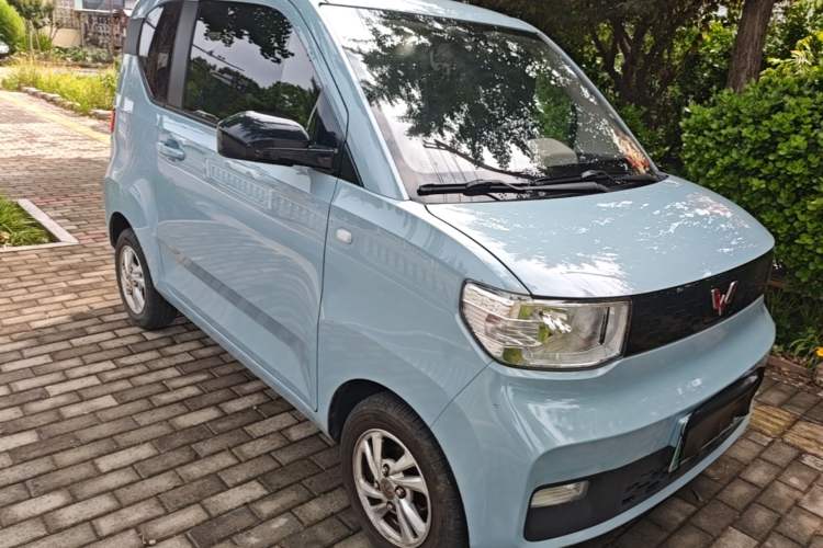 Used Wuling Hongguang MINIEV 2020 Easy Version Lithium-Ion Battery Front Right 45 Deg