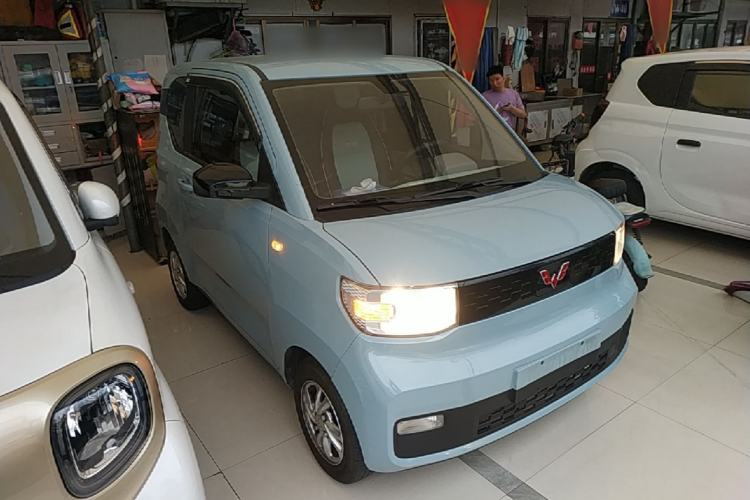 Used Wuling Hongguang MINIEV 2020 Enjoyment Model Lithium Iron Phosphate Front Right 45 Deg