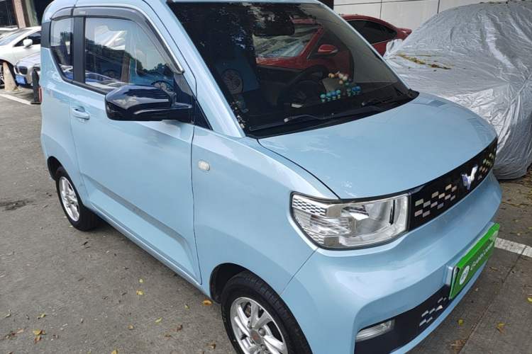 Used Wuling Hongguang MINIEV 2020 Freedom Version Lithium Iron Phosphate Front Right 45 Deg