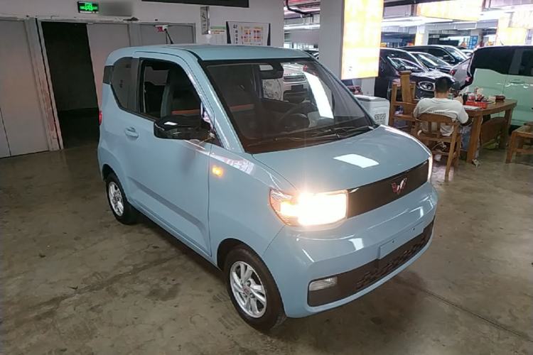 Used Wuling Hongguang MINIEV 2020 Freedom Version Lithium Iron Phosphate Front Right 45 Deg