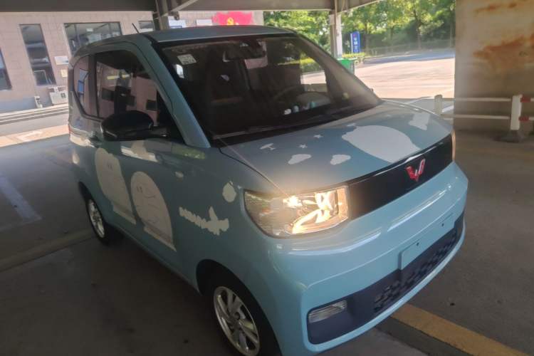 Used Wuling Hongguang MINIEV 2020 Enjoyment Model Lithium Iron Phosphate Front Right 45 Deg